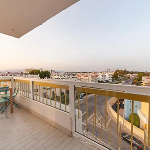 B57 - Marachique 2 Bed Flat Apartment